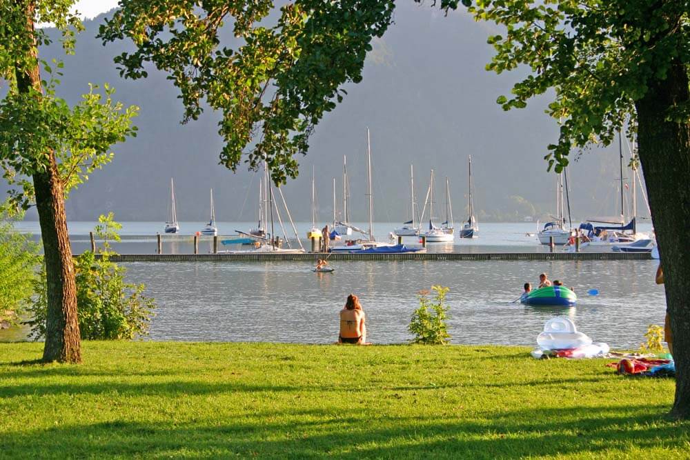 "Unser" Badeplatz am Mondsee Familienuralub in Ferienwohnung