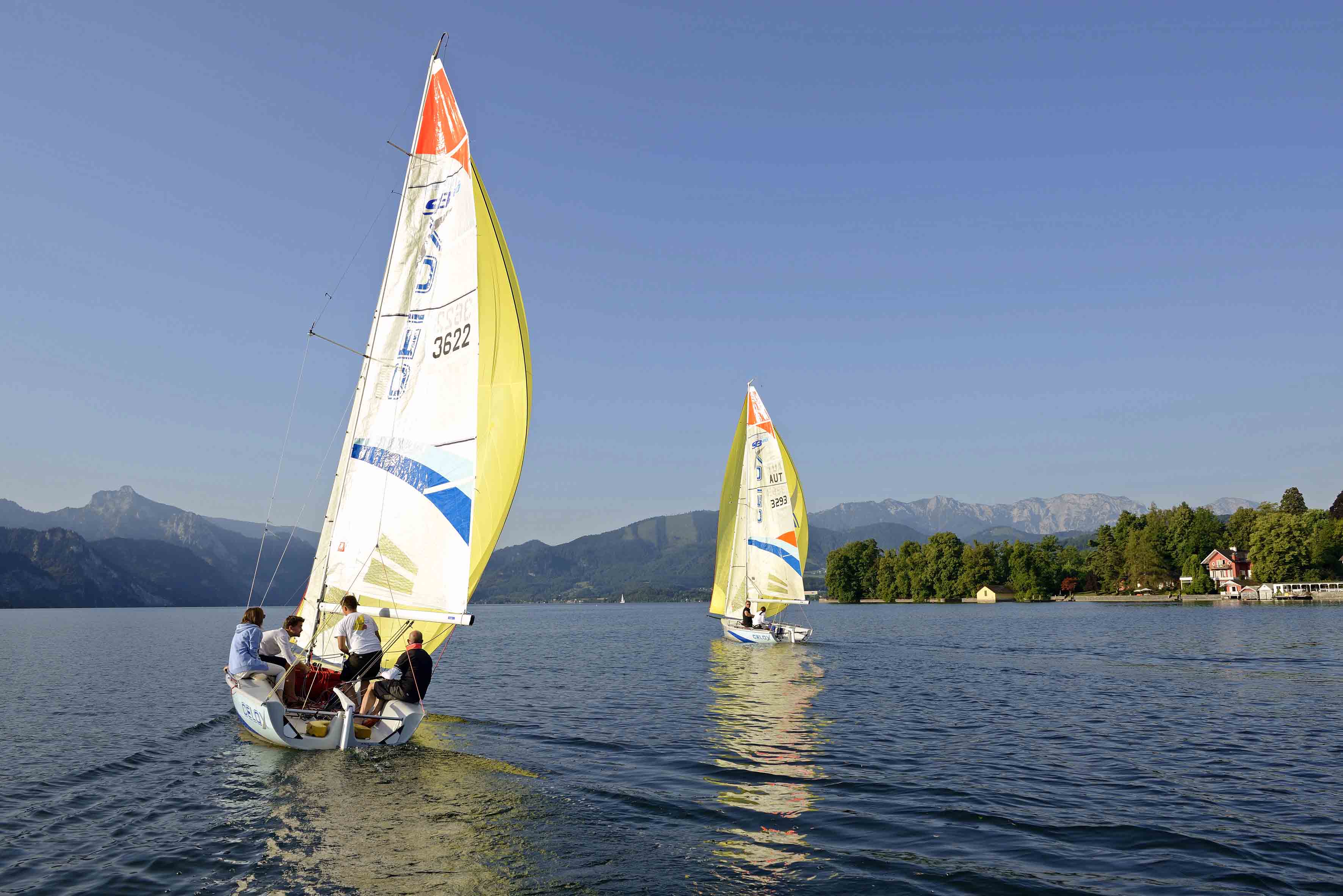 Segeln am Mondsee OÖTouri Brainpark Mondsee Segeln Kiten Wasserskifahren Windsurfen