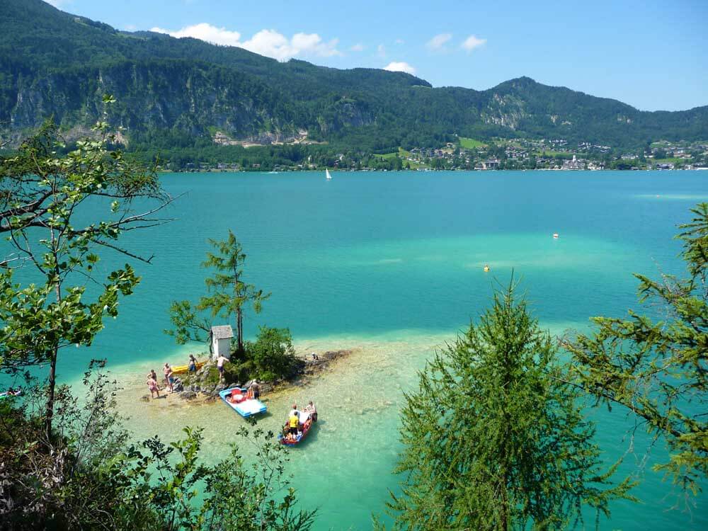Seeblick eine Wanderung am Wolfgangsee, Salzkammergut Badeurlaub. Seeblick am Wolfgangsee, Österreich