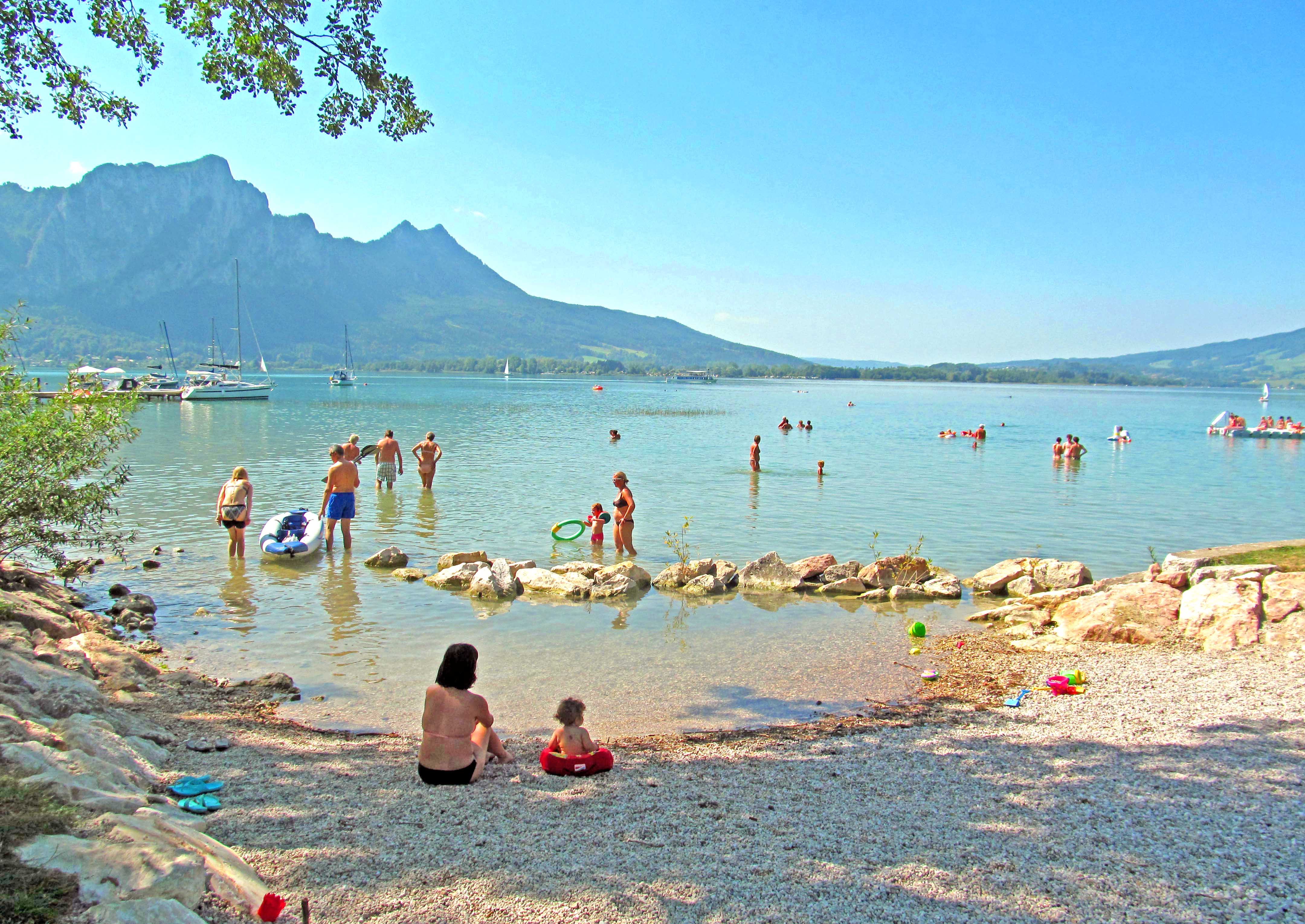 Unser Badeplatz am Mondsee Badeplatz Mondsee Familienurlaub